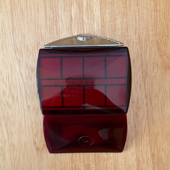 Vintage Compact Pill Case with Mirror - Picture 3 of 7